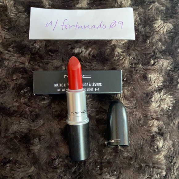 MAC Matte Lipstick in Russian Red EUC - Picture 1 of 4